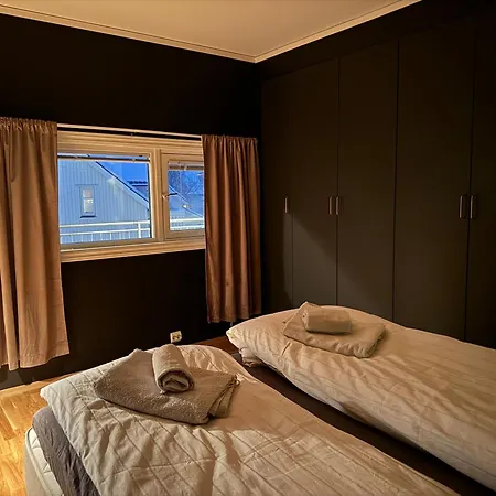 Apartment Close To Major Attractions *