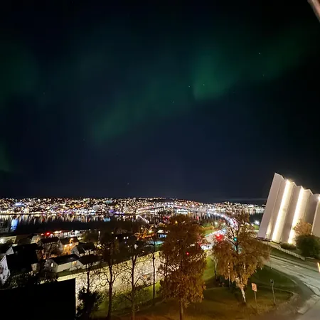 Apartment Close To Major Attractions *